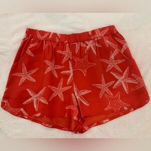 NWT Annie Griffin Lulu Short. Red starfish print. Size large.